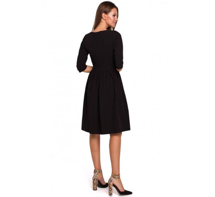 K010 Přiléhavé šaty s nabíraným pasem - černé