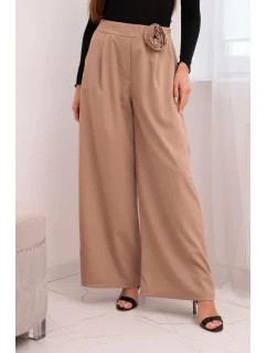 Dámské elegantní kalhoty s širokou nohavicí a ozdobným květem fango