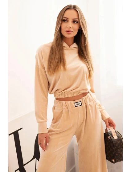 Dámská souprava z veluru se širokými nohavicemi a mikinou s kapucí béžová Dámská souprava z veluru se širokými nohavicemi a mikinou s kapucí béžová