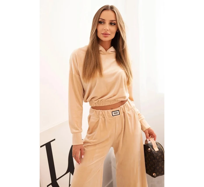 Dámská souprava z veluru se širokými nohavicemi a mikinou s kapucí béžová Dámská souprava z veluru se širokými nohavicemi a mikinou s kapucí béžová