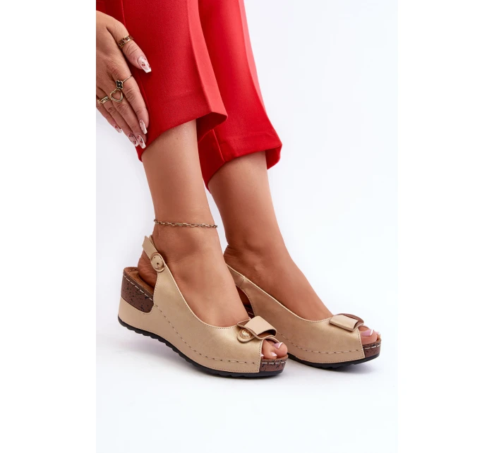 Dámské Lehké Sandály Na Comfort Shoes Béžové model 21661097 - EVENTO