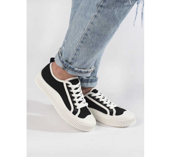 Exkluzívní černé dámské tenisky bez podpatku Exkluzívní černé dámské tenisky bez podpatku