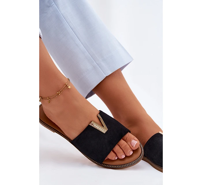 Dámské ploché nazouváky s ozdobným detailem V Černé Nelmira