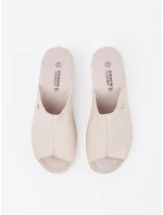 Zajímavé dámské  nazouváky hnědé na klínku