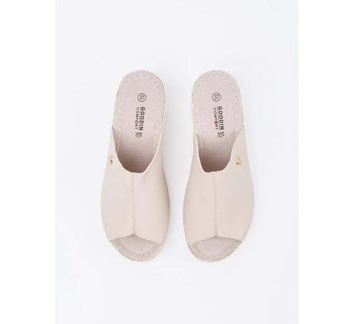 Zajímavé dámské  nazouváky hnědé na klínku