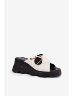 Elegantní Dámské Kožené Pantofle Na Klínu S Ozdobou Béžové model 21693610 - Artiker