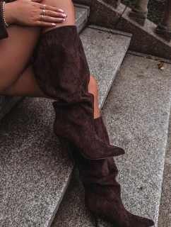 Vklouzávací dámské kozačky na jehlovém podpatku z eko semiše čokoládové Noretta