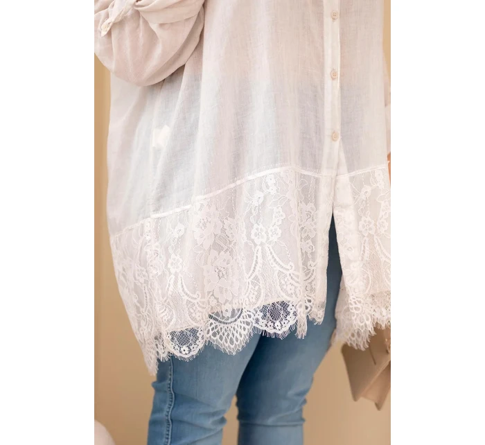 Dámská košile Plus Size bavlněná opraná s krajkovým zakončením béžová Dámská košile Plus Size bavlněná opraná s krajkovým zakončením béžová