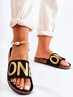 Klasické nazouvací pantofle s nápisem Černá a zlatá Bahari