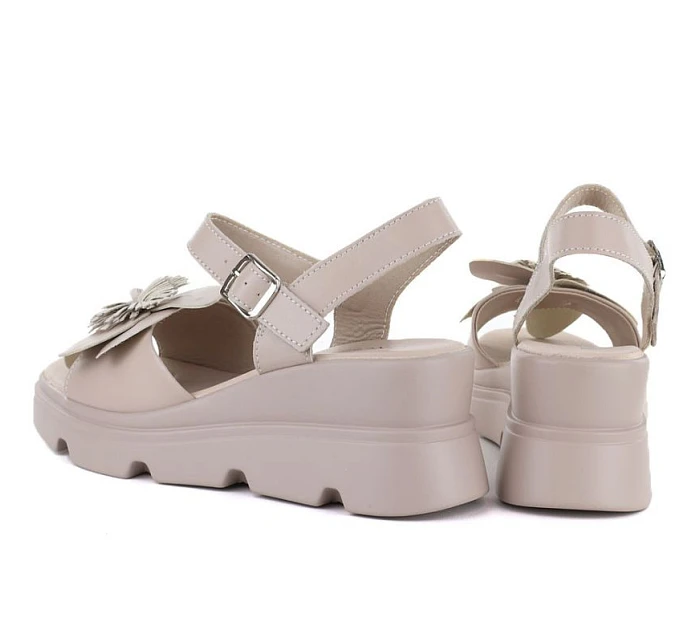 Dámské kožené sandály na platformě béžové model 22116393 - VINCEZA