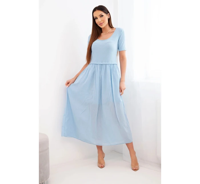Dámské bavlněné midi šaty s krátkým rukávem a rozšířeným spodkem modrá