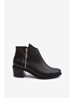 Kožené dámské kotníčkové boty na sloupku s nízkým svrškem a zipy černé Annaja Kožené dámské kotníčkové boty na sloupku s nízkým svrškem a zipy černé Annaja