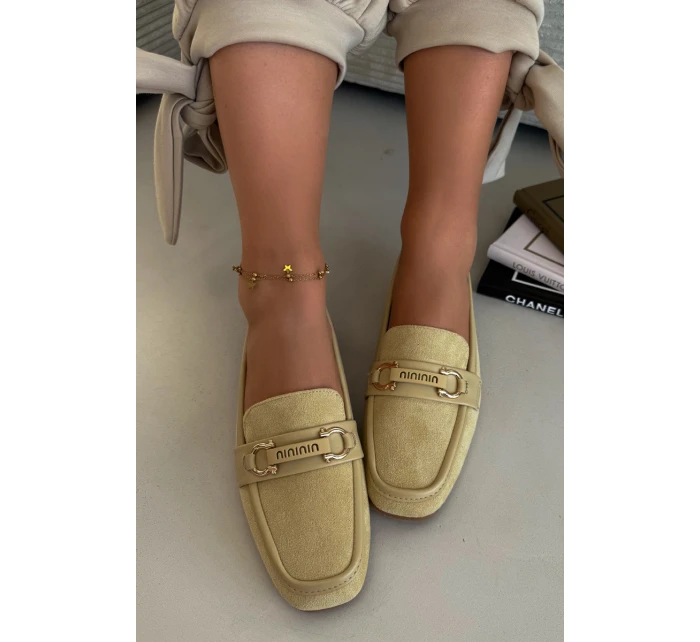 Dámské Mokasyny Loafersy s Ozdobným Prvkem Žluté Evelora