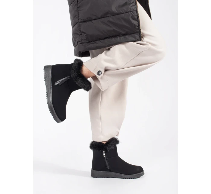 Zajímavé dámské kotníčkové boty černé bez podpatku Zajímavé dámské kotníčkové boty černé bez podpatku