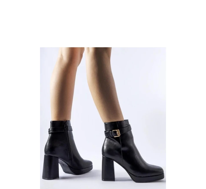 Boty na podpatku model 204725 Solea Boty na podpatku model 204725 Solea