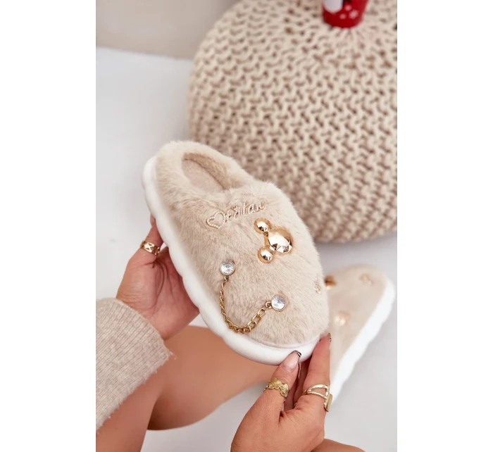 Futrzane Pantofle S Odznaky Béžové Ivelfedi Futrzane Pantofle S Odznaky Béžové Ivelfedi