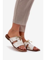 Dámské kožené sandály na plochém podpatku  zlaté model 21686292 - Zazoo