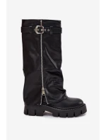 Dámské zateplené kozačky s vyhrnutou holení, přezkou a stříbrným zipem Armena – černé, eko semiš Dámské zateplené kozačky s vyhrnutou holení, přezkou a stříbrným zipem Armena – černé, eko semiš