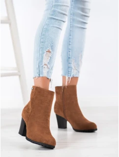 Trendy hnědé  kotníčkové boty dámské na širokém podpatku