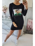 Šaty s potiskem model 18744034 černé - K-Fashion Šaty s potiskem model 18744034 černé - K-Fashion