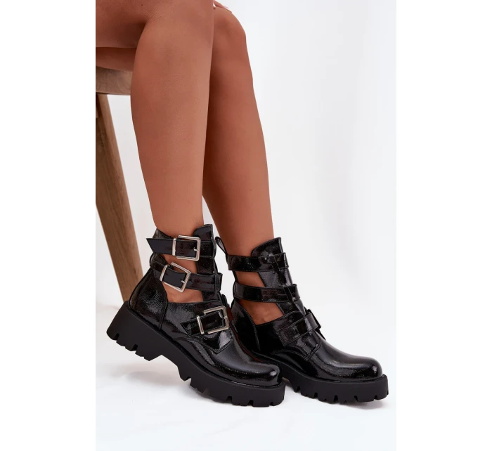 Dámské kotníkové boty s pásky a stříbrnými přezkami Helisse – černé Dámské kotníkové boty s pásky a stříbrnými přezkami Helisse – černé