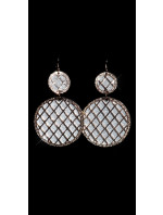 Elegant glitter earrings with diamond pattern