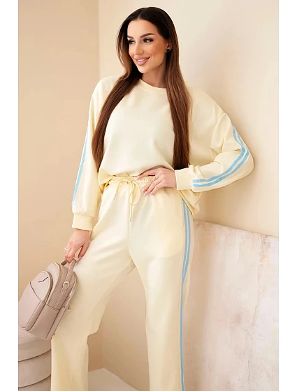 Dámský viskózový komplet model 22011686 s lampasy žlutý - K-Fashion