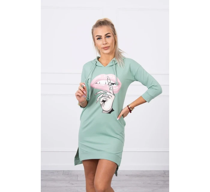 Šaty s delšími zády a barevným potiskem tmavě mátové barvy Šaty s delšími zády a barevným potiskem tmavě mátové barvy