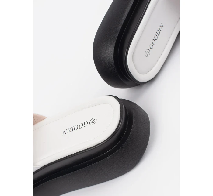 Klasické dámské nazouváky model 21033458 platforma - GOODIN