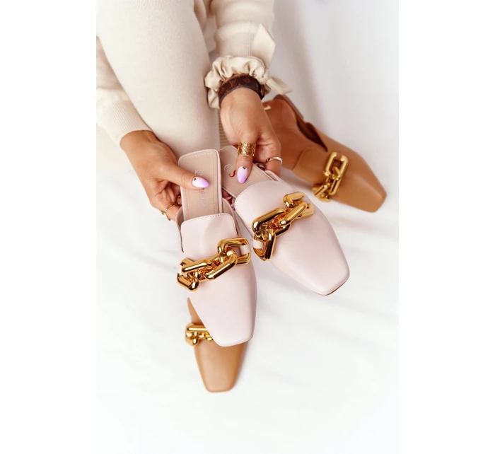 Dámské Nazouváky S řetízkem Béžové model 21549937 On Me - Boto Dámské Nazouváky S řetízkem Béžové model 21549937 On Me - Boto