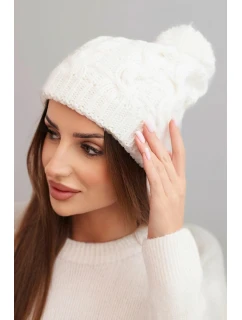 Dámská zimní čepice z vlny s hrubým copánkovým vzorem K458 bílá
