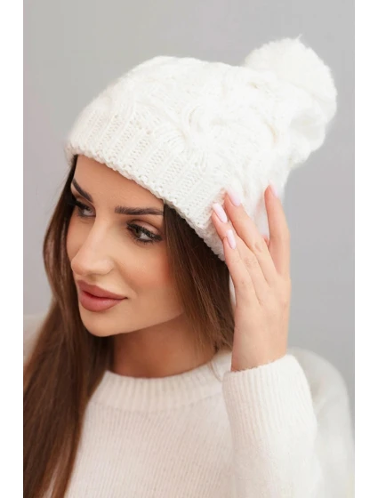 Dámská zimní čepice z vlny s hrubým copánkovým vzorem K458 bílá
