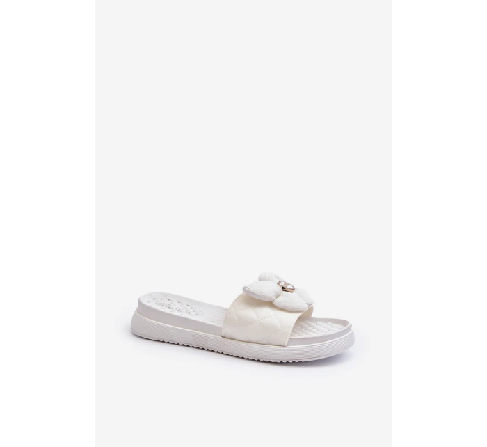 Dámské šedé sandály s ozdobou na nízké platformě Cedrella Dámské šedé sandály s ozdobou na nízké platformě Cedrella