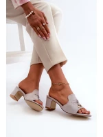 Dámské šedé sandály z semiše na podpatku model 21666896 - Boto Dámské šedé sandály z semiše na podpatku model 21666896 - Boto