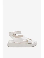 Sandály z eko kůže na platformě Bílé model 22102991 - Boto Sandály z eko kůže na platformě Bílé model 22102991 - Boto