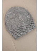 Dámská zimní klasická čepice s jemným vzorem model 21878043 šedá - K-Fashion Dámská zimní klasická čepice s jemným vzorem model 21878043 šedá - K-Fashion