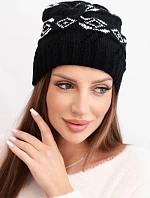 Dámská zimní čepice z vlny s geometrickým vzorem K434 černá + bílá