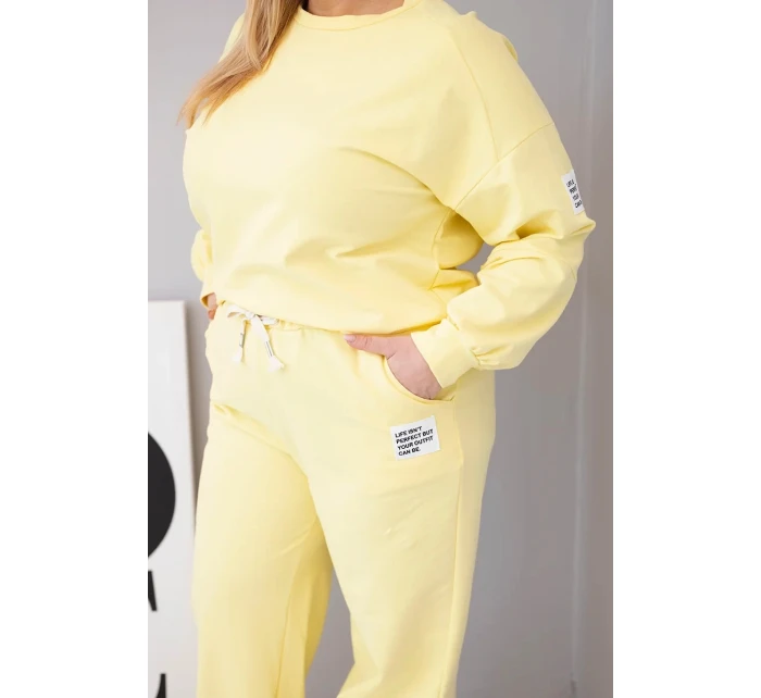 Dámský komplet Plus Size bavlněný s volnou mikinou a kalhotami s širokou nohavicí žlutý