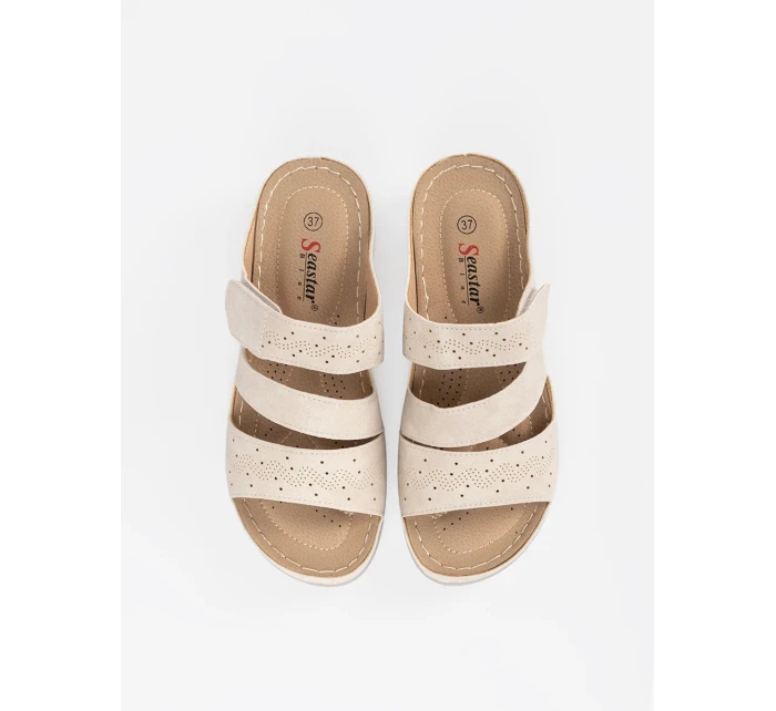 Módní dámské  nazouváky Jasnobeżowy na klínku