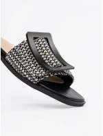 Praktické Czarno-biały dámské  nazouváky na plochém podpatku