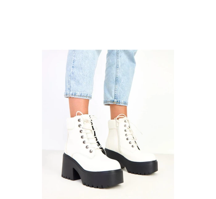 Boty na podpatku model 217926 Solea Boty na podpatku model 217926 Solea