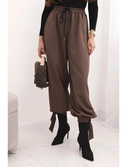 Dámské kalhoty s širokým model 21959066 a zavazováním dole mocca - K-Fashion