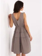 Sukienka MI SK model 21191027 ciemny bezowy - FPrice Sukienka MI SK model 21191027 ciemny bezowy - FPrice