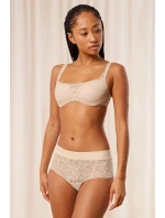 Triumph 10219748 Body Make-Up Illusion Lace Shorty barva:00nz-nude beige Triumph 10219748 Body Make-Up Illusion Lace Shorty barva:00nz-nude beige