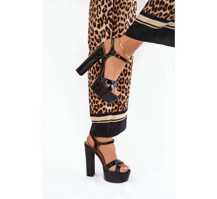 Dámské sandály na vysokém podpatku a platformě lakované černé model 21688886 - Boto Dámské sandály na vysokém podpatku a platformě lakované černé model 21688886 - Boto