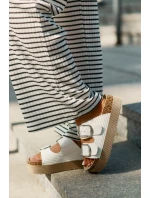 Dámské Pantofle Na Platformě S Přezkami model 21694057 Bílé - Lee Cooper