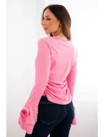 Dámská pruhovaná blůza s V výstřihem a volány na rukávech světlá růžová