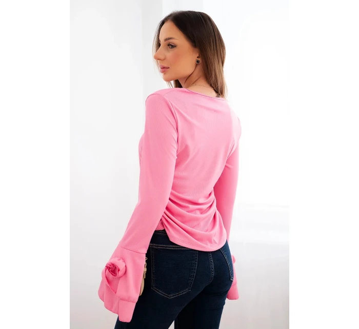 Dámská pruhovaná blůza s V výstřihem a volány na rukávech světlá růžová