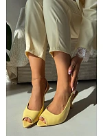 Ženské sandály na podpatku žluté Sevina