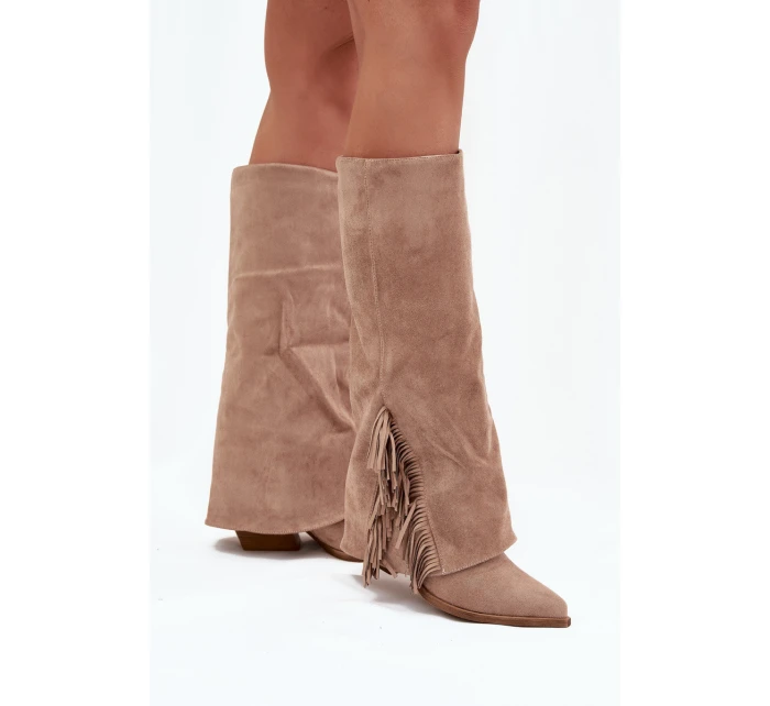 Dámské nazouvací kovbojky Zalia na sloupkovém podpatku s třásněmi – béžové Dámské nazouvací kovbojky Zalia na sloupkovém podpatku s třásněmi – béžové